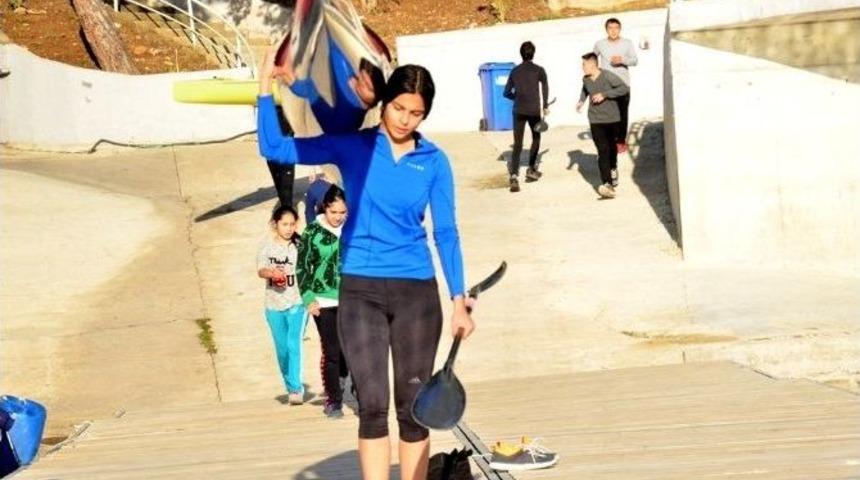 Adanalı 14 Kanocu Tohm Se&ccedil;meleri İ&ccedil;in Antalya&rsquo;ya Gitti