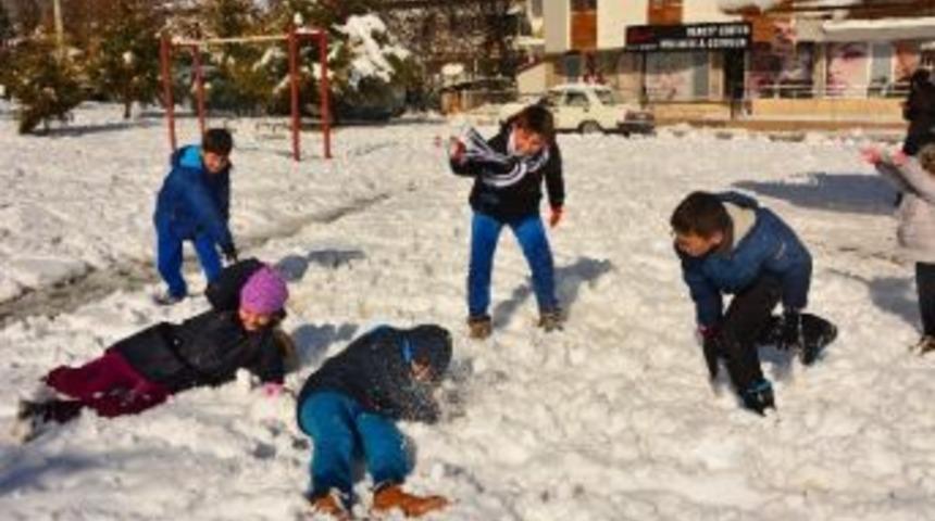&Ccedil;ameli&rsquo;de Okullara Kar Tatili
