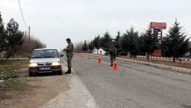 Işid Saldırıları Suriyeli Mültecilere Ek Kontrol Getirdi