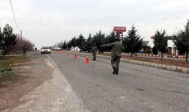 Işid Saldırıları Suriyeli Mültecilere Ek Kontrol Getirdi