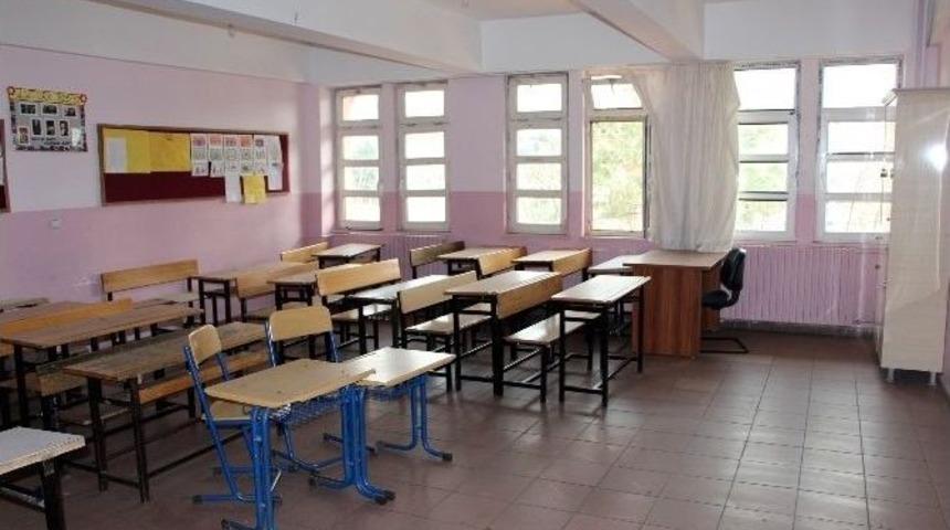 Silopi&rsquo;de Karne G&uuml;n&uuml;nde Sıralar Boş Kaldı