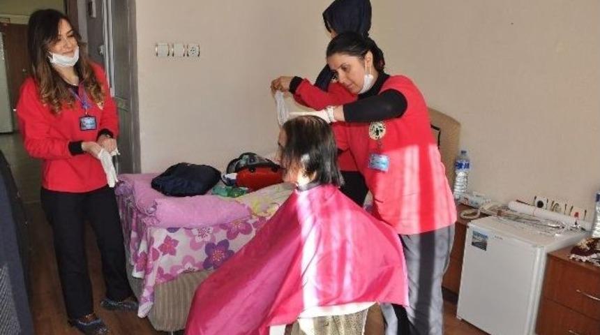 Nazilli Belediyesinden Huzurevi Sakinlerine Kişisel Bakım Hizmeti