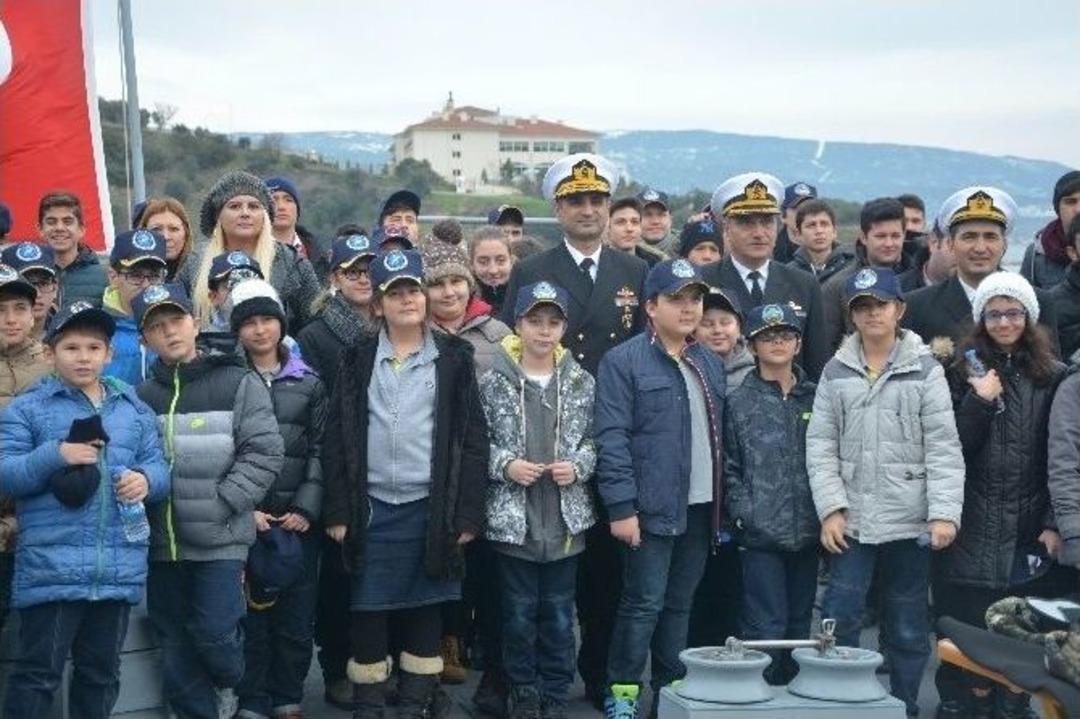 Mayın Gemileri Kapılarını &Ccedil;ocuklara A&ccedil;tı