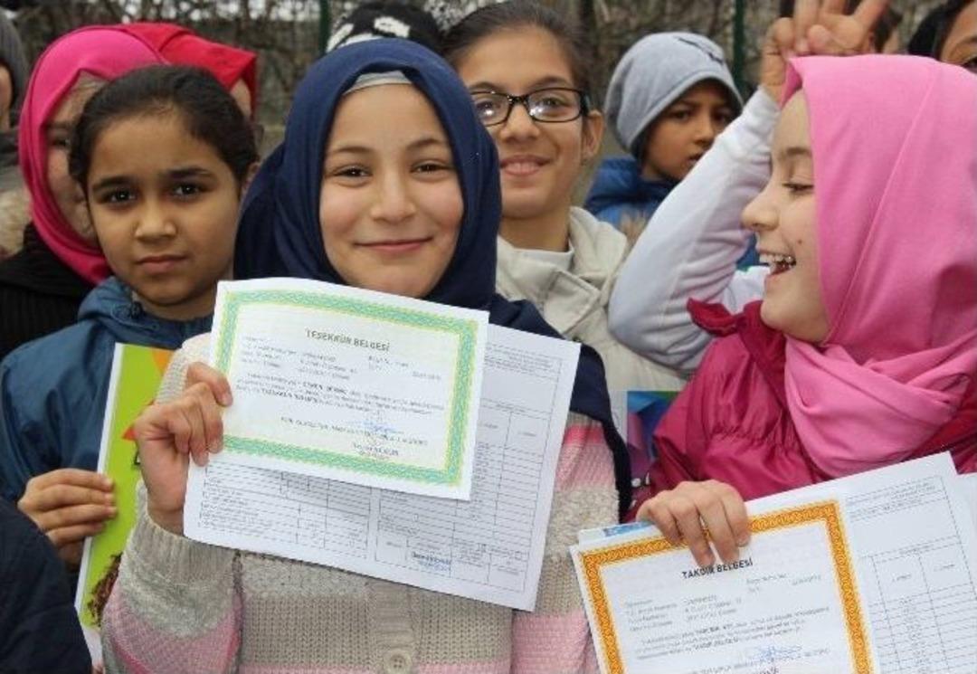 Bursa&rsquo;da Yarım Milyon &Ouml;ğrenci Karne Heyecanı Yaşadı