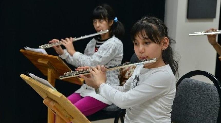 Senfoni Orkestrasına Yeni Sesler Katılıyor