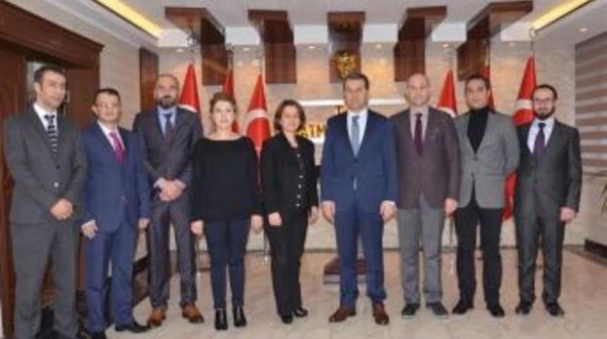 Batman Ted Koleji Mezunlar Derneği Y&ouml;netimi Vali &Ccedil;elik&rsquo;i Ziyaret Etti