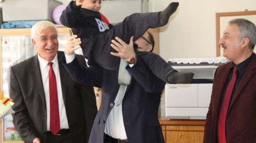 Siirt&rsquo;te Karne Dağıtım T&ouml;reni D&uuml;zenlendi