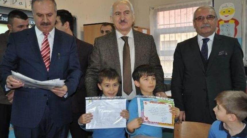 Sivas&rsquo;ta 118 Bin &Ouml;ğrenci Karne Heyecanı Yaşadı