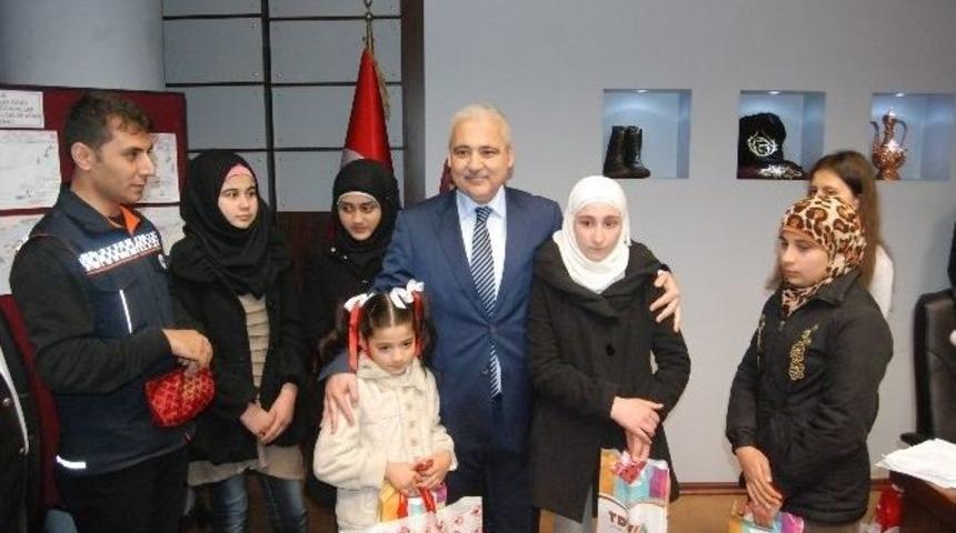 Suriyeli &Ouml;ğrenciler &Ouml;d&uuml;llendirildi