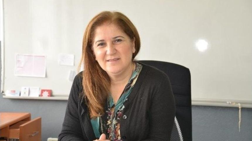 Do&ccedil;. Dr. Ak&ccedil;a: &ldquo;telefonunu Elinden Almak &Ccedil;ocukla İletişimi Kopartır&rdquo;