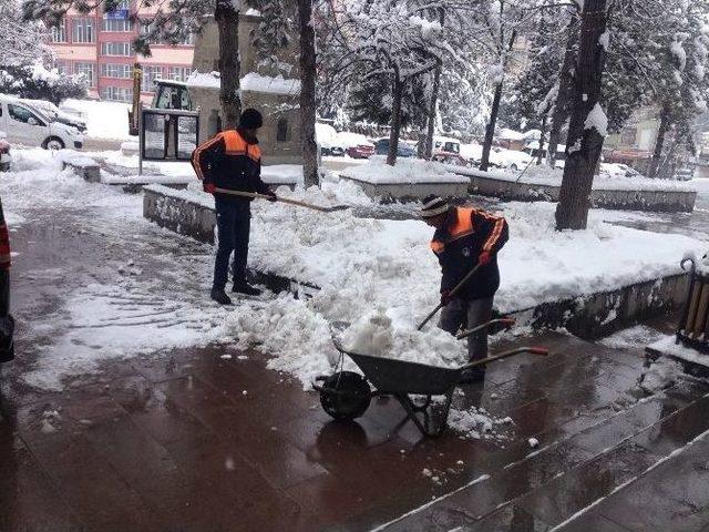 Sungurlu Belediyesi’nde Kar Mesaisi