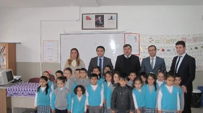 Acıg&ouml;l&rsquo;de Minik &Ouml;ğrencilerin Karne Sevinci