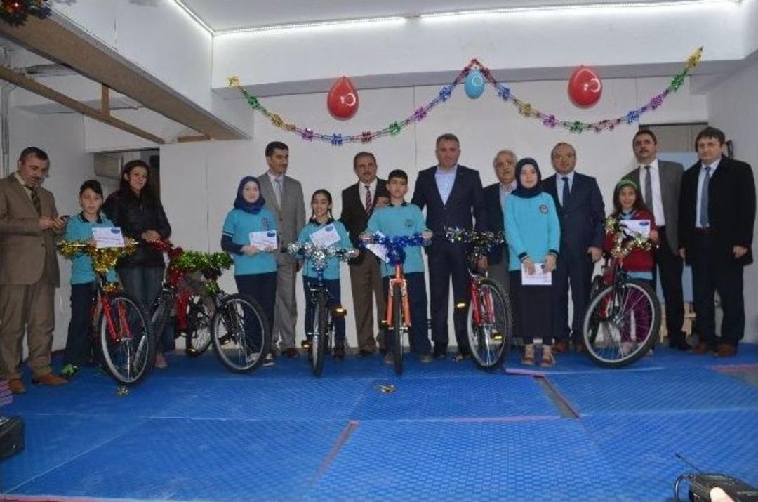 Sinop&rsquo;ta &Ouml;ğrencilerin Karne Heyecanı