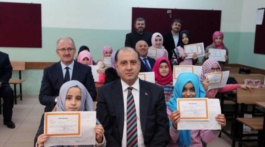 Vali &Ccedil;omaktekin Karne Dağıttı