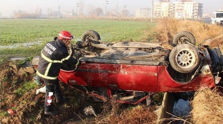 Viraja Hızlı Giren Otomobil Tarlaya U&ccedil;tu: 2 Yaralı
