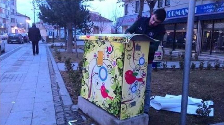 Avanos&rsquo;ta Elektrik Panoları &Ccedil;i&ccedil;ek A&ccedil;tı