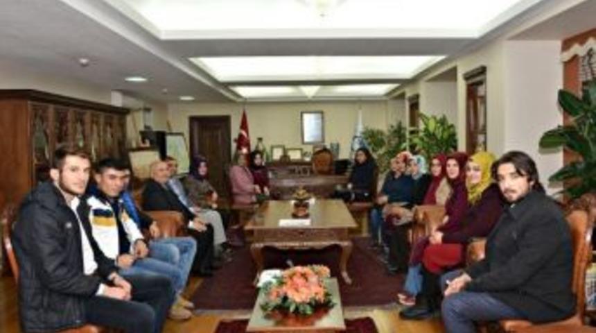 Teknoloji Ve Bilişim Topluluğu Rekt&ouml;r G&ouml;n&uuml;ll&uuml;&rsquo;y&uuml; Ziyaret Etti