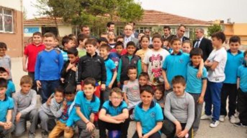 Turan&rsquo;dan Başarılı &Ouml;ğrencilere Tebrik Telefonu