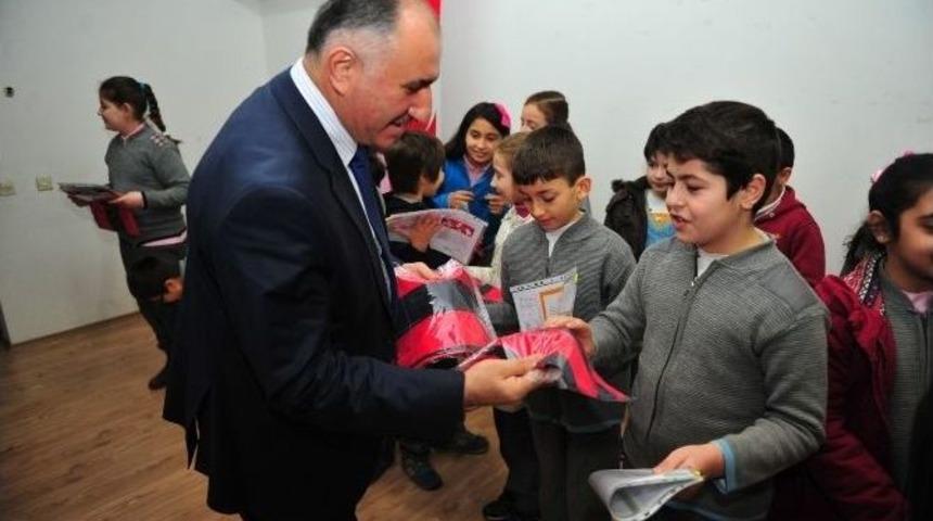 &Ouml;ğrencilerin Karne Hediyesi Forma