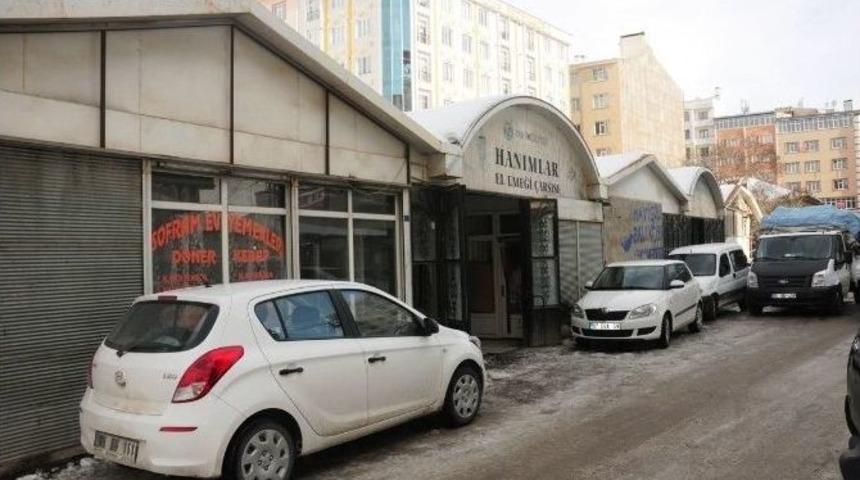 Kadınlar &Ccedil;arşısı Kapanıyor