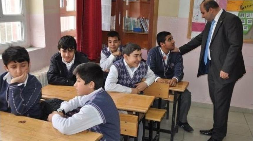 Besni Kaymakamı &Ccedil;ağlayan Kaya&rsquo;dan, &Ouml;ğrencilere Ziyaret