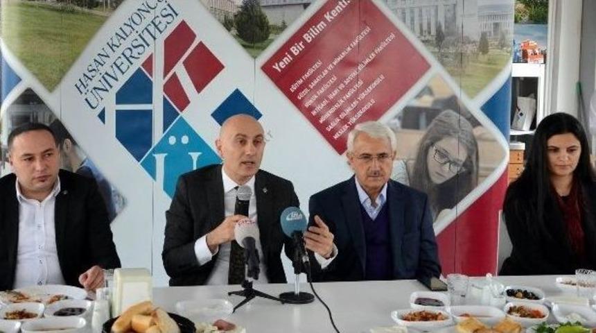 Hasan Kalyoncu &Uuml;niversitesi Rekt&ouml;r&uuml; Basınla Buluştu