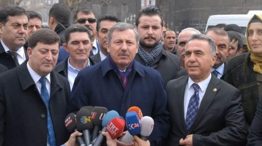 Ak Parti Heyeti &Ccedil;atışmaların Altında Basın A&ccedil;ıklaması D&uuml;zenledi