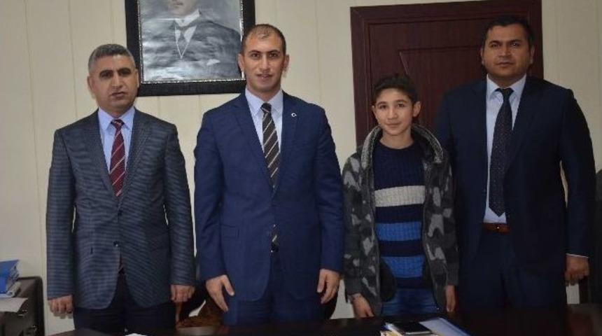 Teog T&uuml;rkiye Birincisi G&uuml;ler, Kaymakam Aksu&rsquo;yu Ziyaret Etti