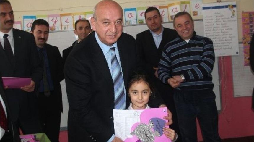 Başkan &Ccedil;ayır Karne Sevincine Ortak Oldu