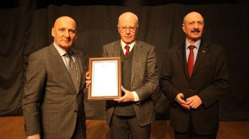 Kartal&rsquo;daki Demokrasi Konferansına Yoğun İlgi