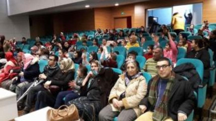 "g&ouml;steri Kumpanyası" Engelliler İ&ccedil;in Sahnelendi