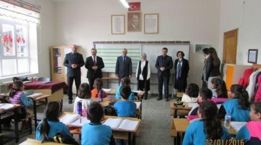 Burhaniye&rsquo;de &Ouml;ğrencilerin Karne Sevinci