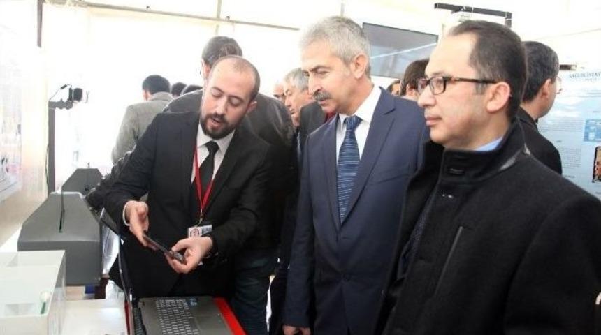 &Uuml;niversite Bitirme Projeleri Sanayiyle Buluştu