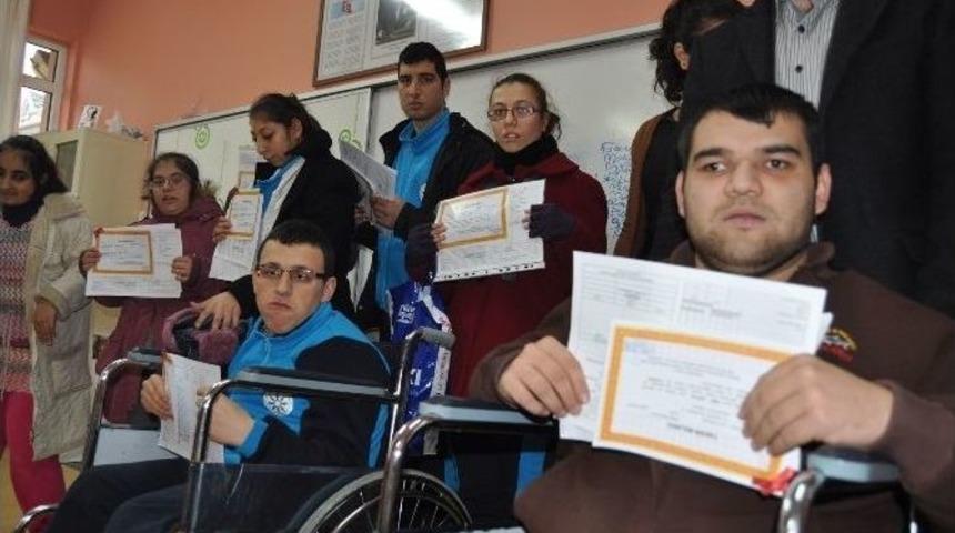 Özel Öğrencilerin Karne Sevinci