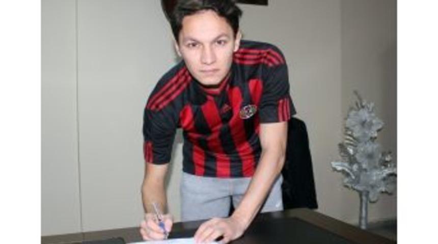 Turgutluspor, Zafer Kargoğlu İle S&ouml;zleşme İmzaladı