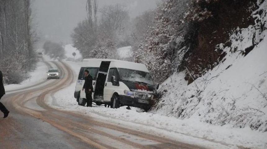 Tokat’ta Kar Yağışı Kazalara Neden Oldu