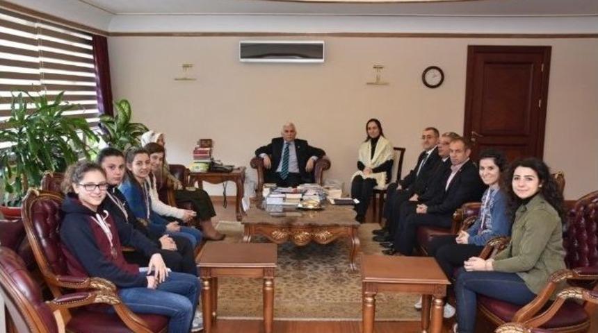 Başarılı Sporcular Vali Orhan Alimoğlu&rsquo;nu Ziyaret Etti