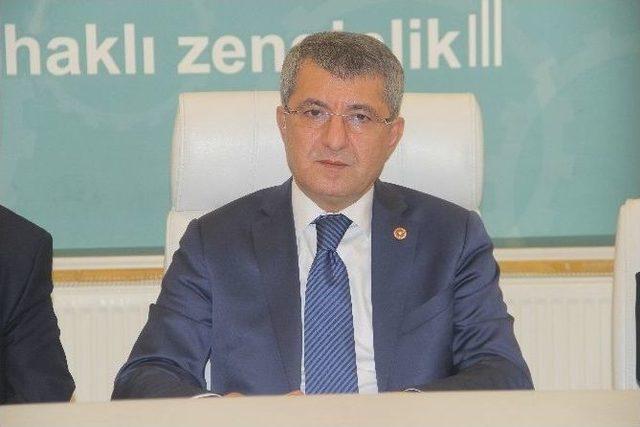 Milletvekili Serdar İş Adamlarıyla Bir Araya Geldi