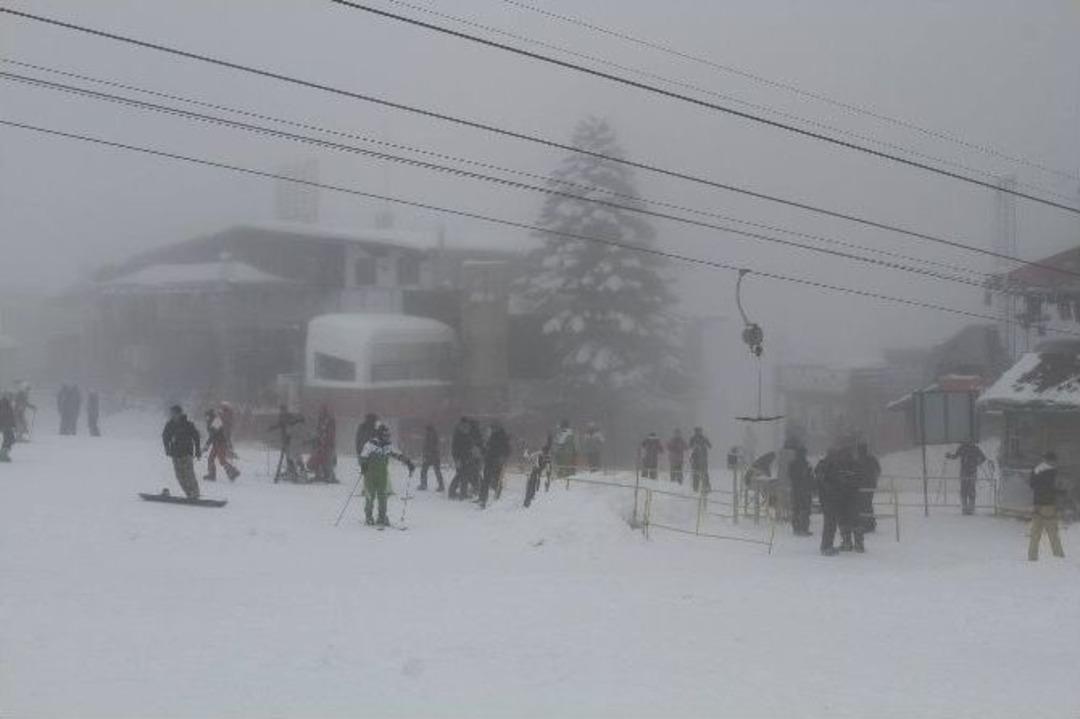 Uludağ Yarı Yıl Tatiline Sisli Girdi
