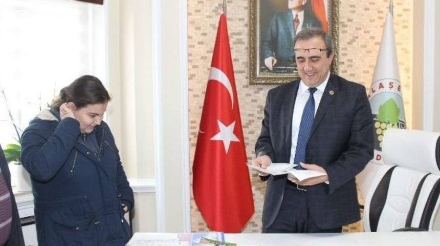 Karnesini Alıp Başkan Kara&ccedil;oban&rsquo;a Koştu