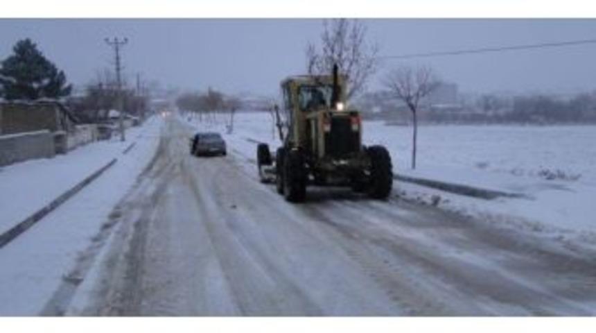 Sungurlu&rsquo;da 60 K&ouml;y Yolu Ulaşıma Kapalı