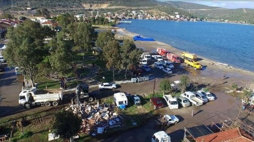 Urla&rsquo;da Barınaklar Boşaldı, Yıkım Hızlandı