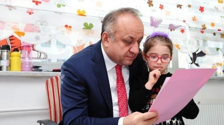 Karnelerini Belediye Başkanından Aldılar