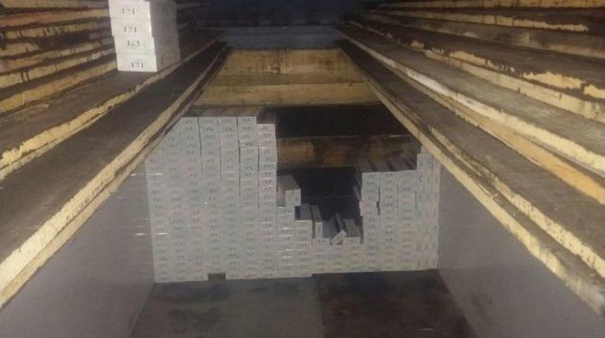 İnşaat Malzemeleri Arasına Zulalanmış 70 Bin Paket Ka&ccedil;ak Sigara Ele Ge&ccedil;irildi