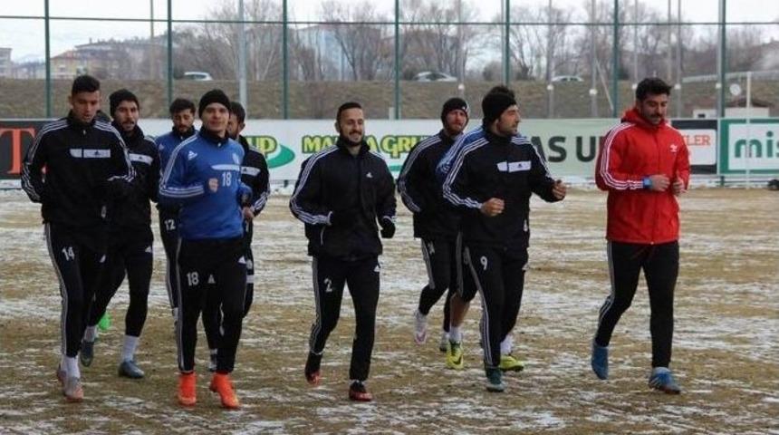Sivas Belediyespor, Kocaeli Birlikspor Ma&ccedil;ında Galibiyet Hedefliyor