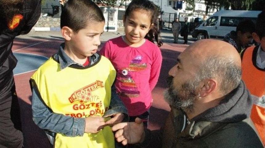 Oyuncu Kaan &Ccedil;akır&rsquo;dan Mini Futbolculara Destek