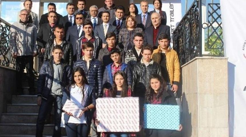 Başarılı &Ouml;ğrencler Karneleri İle Emellerine Ulaştı