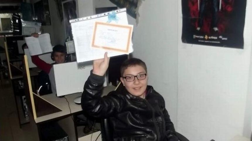 &Ouml;ğrencilere Karne Hediyesi &Uuml;cretsiz İnternet