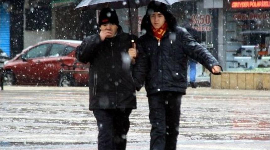 Samsunlular G&uuml;ne Karla Uyandı