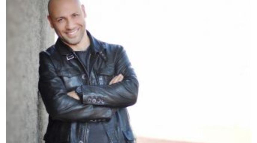 Kahraman Tazeoğlu, İzmirli Okurlarıyla Buluşuyor